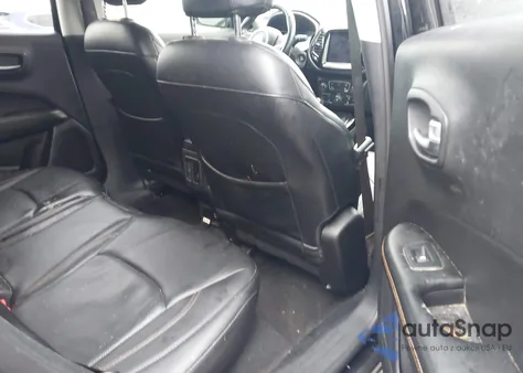 2018 Jeep Compass Limited 4X4 z USA, uszkodzony, nr VIN 3C4NJDCB7JT115299